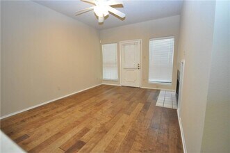 806 W 24th St, Unit 209 in Austin, TX - Building Photo - Building Photo