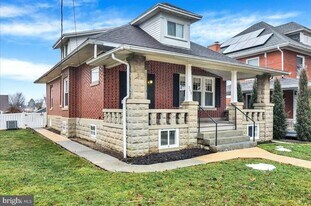 368 Donegal Springs Rd in Mount Joy, PA - Building Photo