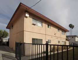 1822 W Crestwood Ln in Anaheim, CA - Building Photo