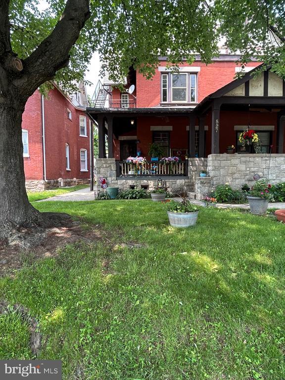 property at 527 Lincoln Hwy E