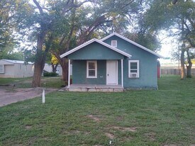 102 W Colorado Ave in Amarillo, TX - Building Photo