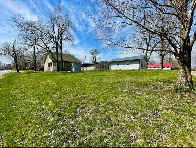 property at 408 W Mill St
