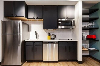 611 Commerce St in New Orleans, LA - Foto de edificio - Building Photo