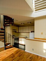 Princess Apartments in Seattle, WA - Building Photo