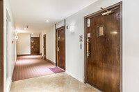 Fountainbleau Apartments in Oakland, CA - Building Photo - Interior Photo