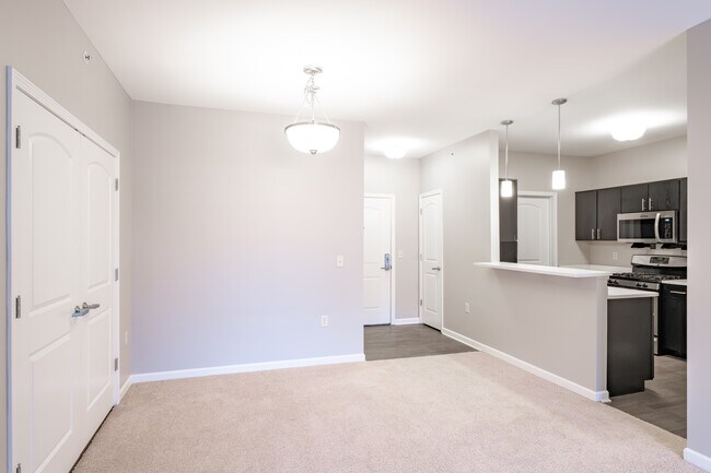Muir Lake in Getzville, NY - Foto de edificio - Interior Photo