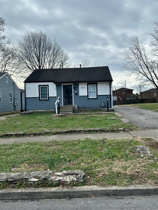 2644 Olive St in Louisville, KY - Building Photo