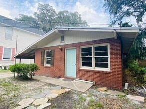 718 Amherst St in Brunswick, GA - Foto de edificio - Building Photo