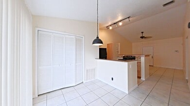 6776 Magnolia Pointe Cir in Orlando, FL - Building Photo - Building Photo