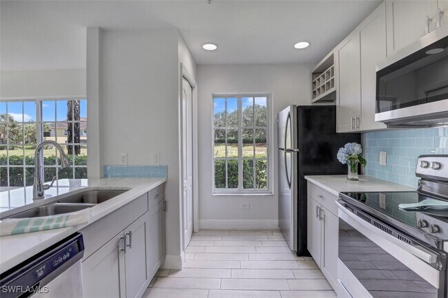 9465 Ivy Brook Run in Ft. Myers, FL - Building Photo - Building Photo