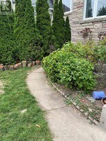 98 Frontenac Ave in Toronto, ON - Building Photo