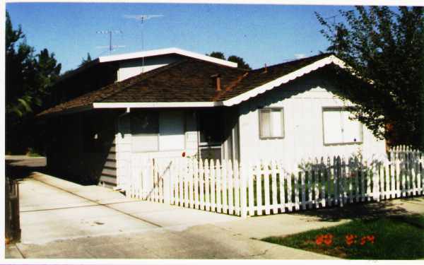 256 Pettis Ave in Mountain View, CA - Foto de edificio - Building Photo