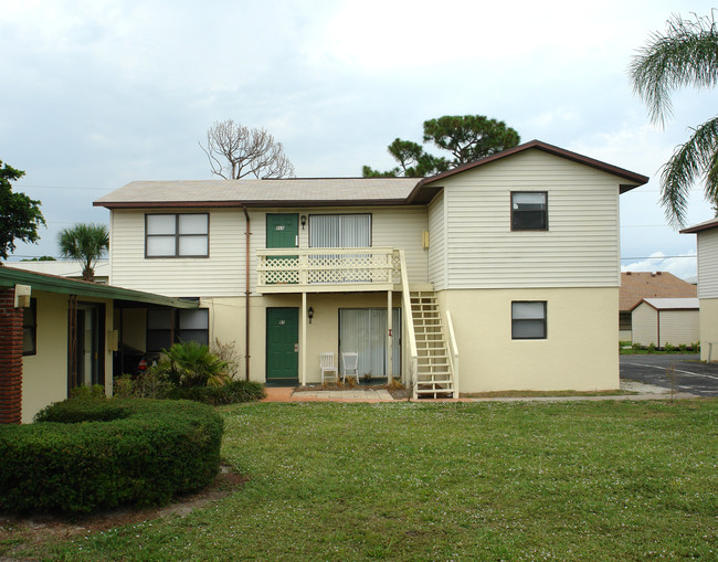 Mainstay Apartments in Stuart, FL - Foto de edificio - Building Photo