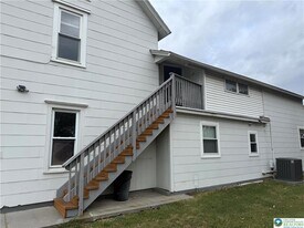 637 5th St in Fullerton, PA - Building Photo