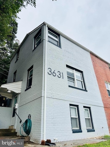 property at 3631 S Kemper Rd