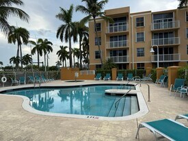 1450 SE 3rd Ave in Dania Beach, FL - Building Photo