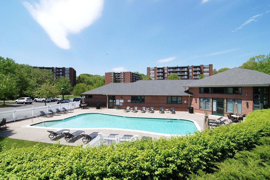 Broadmoor in Hamden, CT - Foto de edificio