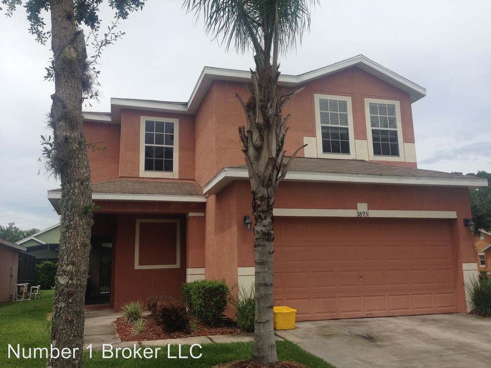 1893 Royal Ridge Dr in Davenport, FL - Building Photo