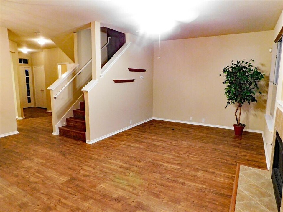 165 Michaelis Rd in Kyle, TX - Building Photo