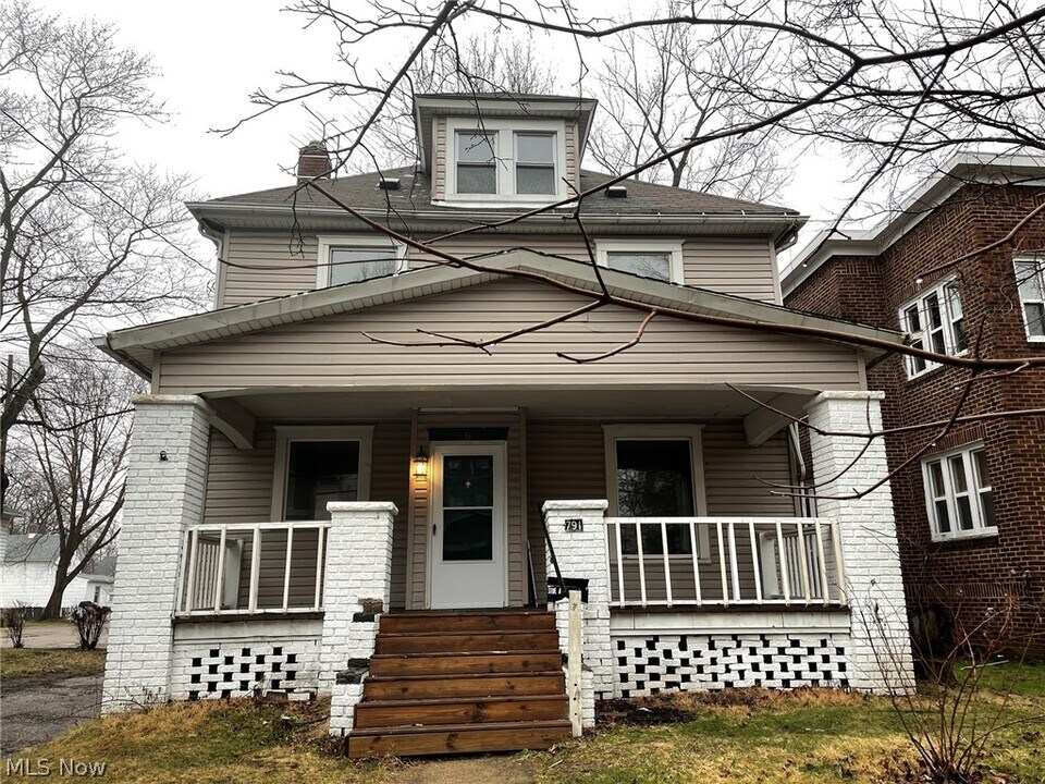 791 Work Dr in Akron, OH - Building Photo