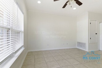 125 Earle Taylor Ln in Ocean Springs, MS - Building Photo - Building Photo