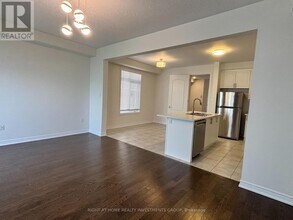 74 Beechborough Cres in East Gwillimbury, ON - Building Photo - Building Photo