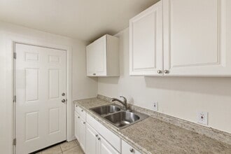Remodeled 1 Bedroom 1 Bathroom with Easy Access  to Aurora Central and Downtown Denver! in Aurora, CO - Building Photo - Building Photo