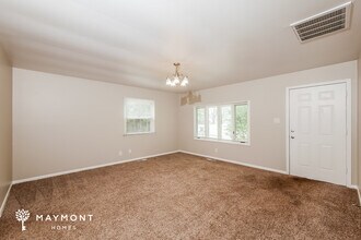 5326 White River St in Greenwood, IN - Building Photo - Building Photo