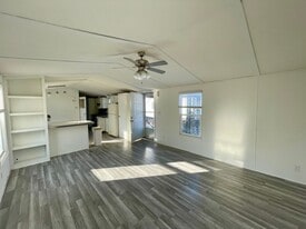 630 N Wesley St in Springfield, IL - Building Photo