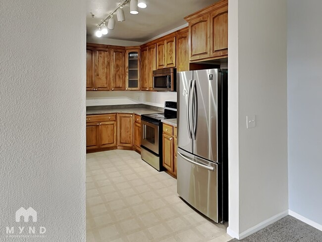 3872 S Dallas St, Unit 202 in Aurora, CO - Building Photo - Building Photo