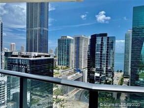 1300 S Miami Ave, Unit 2410 in Miami, FL - Building Photo - Building Photo