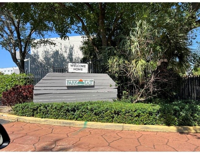 10 NW 87th Ave