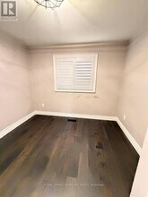 10 Salisbury Cir in Brampton, ON - Building Photo - Building Photo