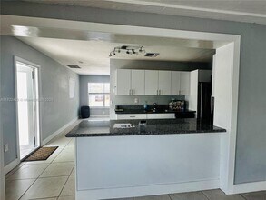 800 N 69th Ave in Hollywood, FL - Building Photo - Building Photo