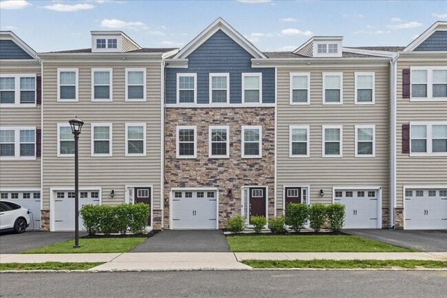 property at 8 Venice Ln