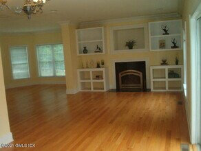 24 Buena Vista Dr in Greenwich, CT - Building Photo - Building Photo