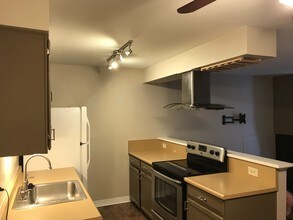 665 Manhattan Dr-Unit -#205 in Boulder, CO - Building Photo - Building Photo