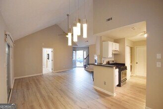 571 N Fairfield Dr in Peachtree City, GA - Building Photo - Building Photo