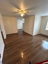 120 W Main St in Thurmont, MD - Building Photo