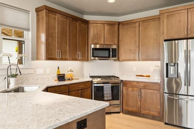 property at 2516 Aspen Crk Trl