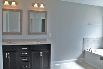 264 Azalea Dr in Oak Grove, KY - Building Photo - Building Photo