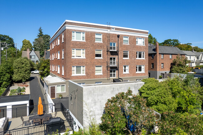 Lansdowne in Seattle, WA - Foto de edificio - Building Photo