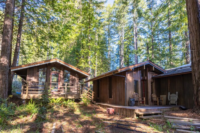 22000 Timber Cove Rd in Jenner, CA - Building Photo - Building Photo
