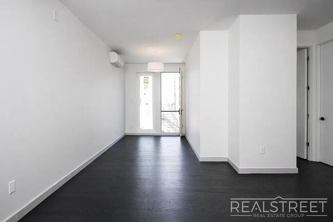 Winthrop St, Unit 3B in Brooklyn, NY - Building Photo - Building Photo