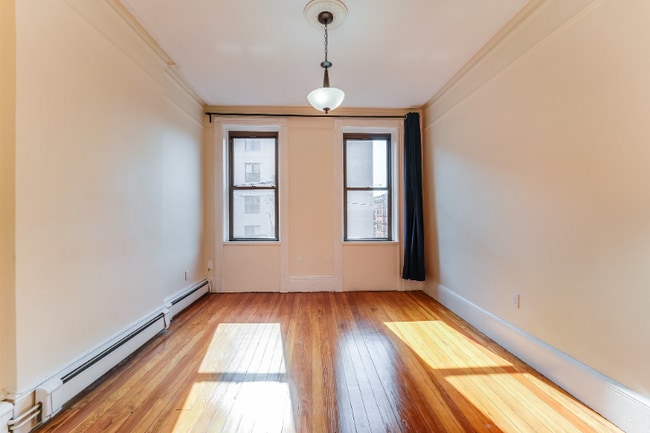 200 Grand St in Hoboken, NJ - Building Photo - Building Photo