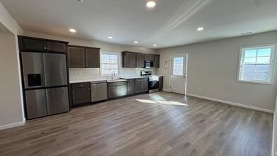 135 Cooper Rd-Unit -1 in Fishkill, NY - Building Photo - Building Photo