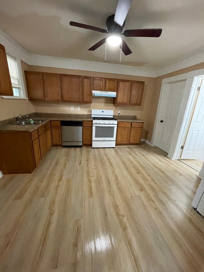 630 Hagerer St, Unit Lower in Racine, WI - Building Photo - Building Photo