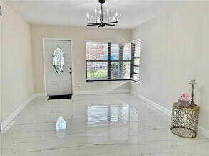 1783 Lauderdale Manor Dr in Fort Lauderdale, FL - Building Photo - Building Photo