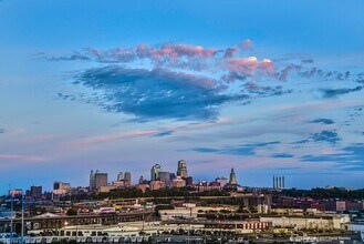 City View at Splitlog in Kansas City, KS - Foto de edificio - Building Photo