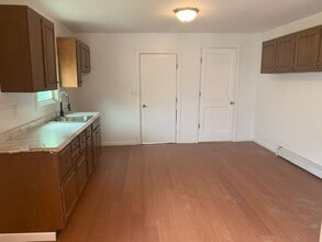 256 Miller St in Luzerne, PA - Building Photo - Building Photo